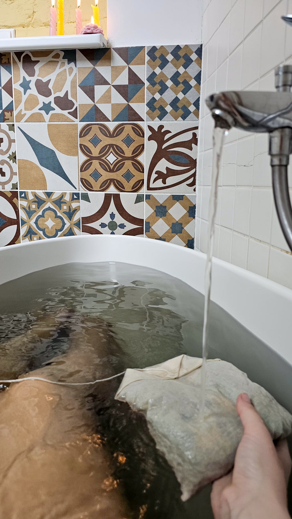 Sérénité Scandinave – Sachet de thé géant pour le bain bio relaxant à l’eucalyptus, genévrier et camomille