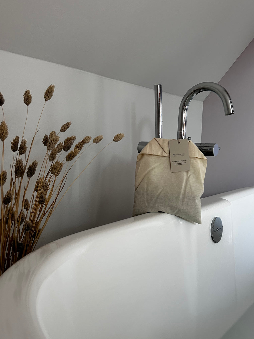 Sérénité Scandinave – Sachet de thé géant pour le bain bio relaxant à l’eucalyptus, genévrier et camomille